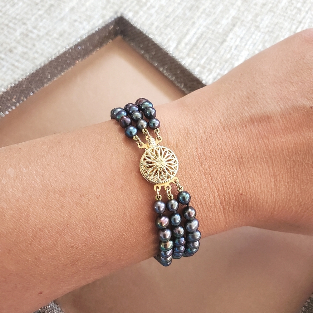 Vintage 14k Gold Black Pearl Bracelet